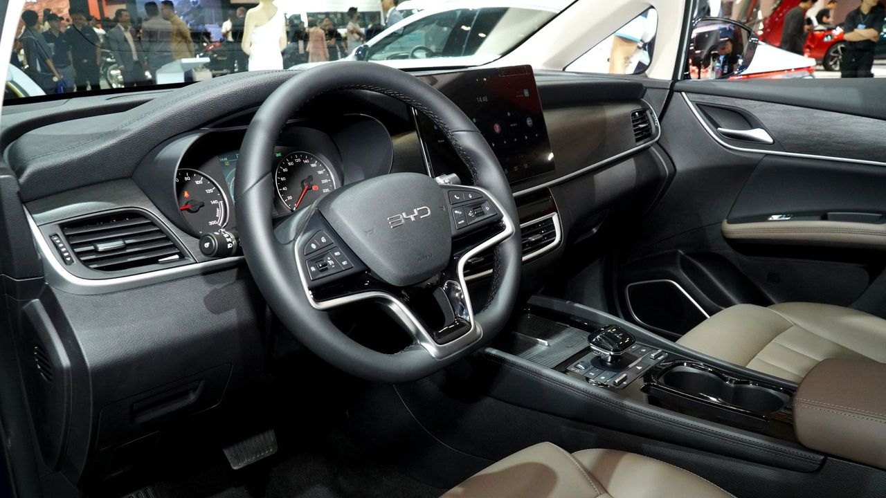 Nội thất BYD M6